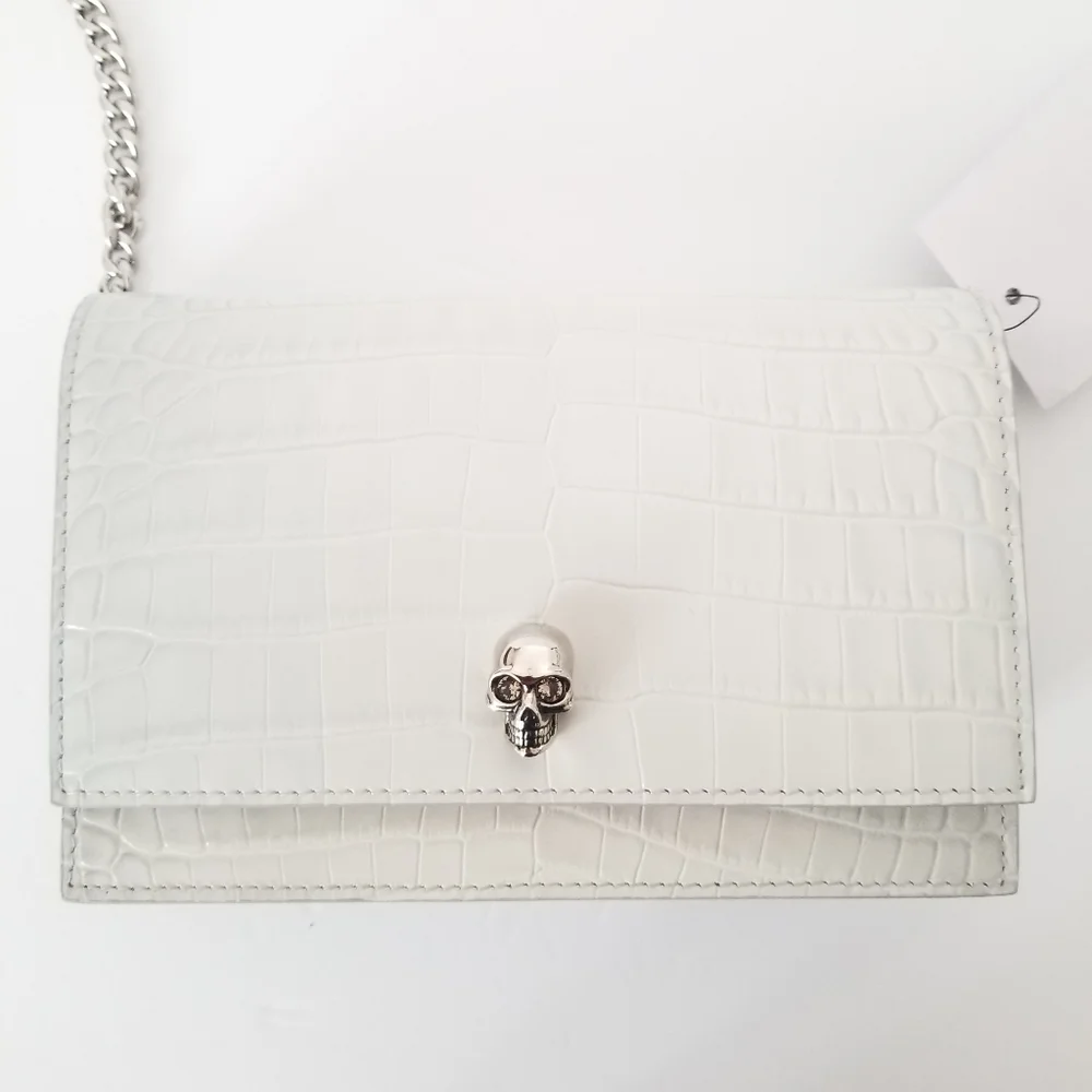 Alexander McQueen Skull Croc-Embossed Leather Chain Crossbody Light Gray - Picture 11 of 12